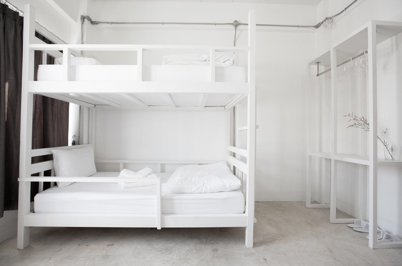 แฟลต ไวต์ คาเฟ x พอชเทล Hostel ลำปาง ภายนอก รูปภาพ