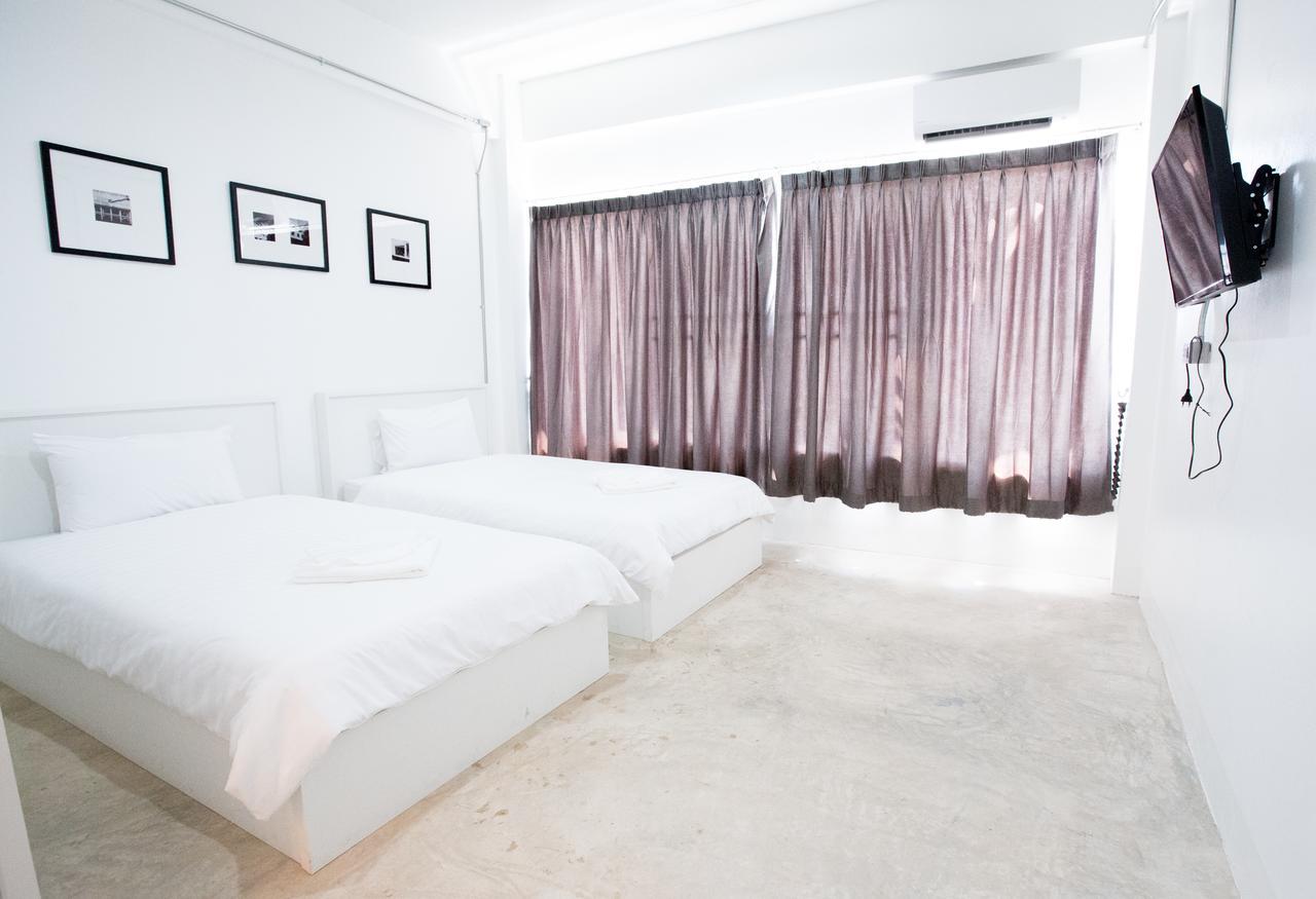 แฟลต ไวต์ คาเฟ x พอชเทล Hostel ลำปาง ภายนอก รูปภาพ